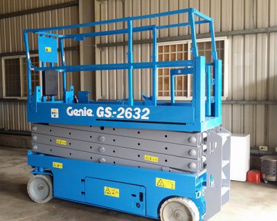 Xe nâng người cắt kéo chạy điện Genie GS-2632