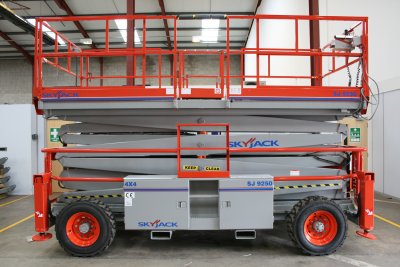 Xe nâng người SkyJack SJ9250