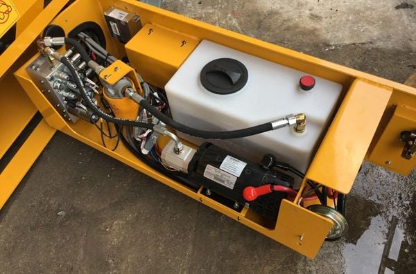 Bán phụ tùng xe nâng người chính hãng