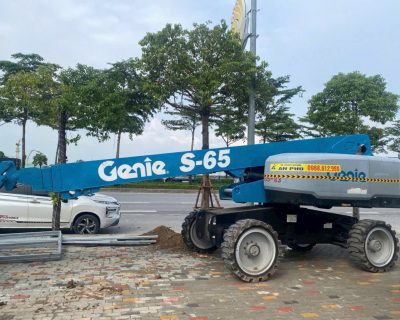 Xe nâng người Genie S65