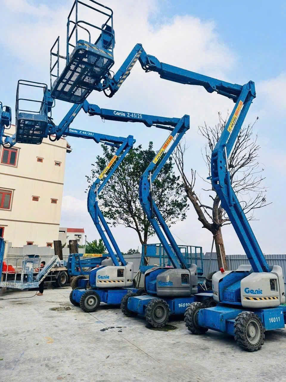 Bán và cho thuê Xe Nâng Người Boom Lift